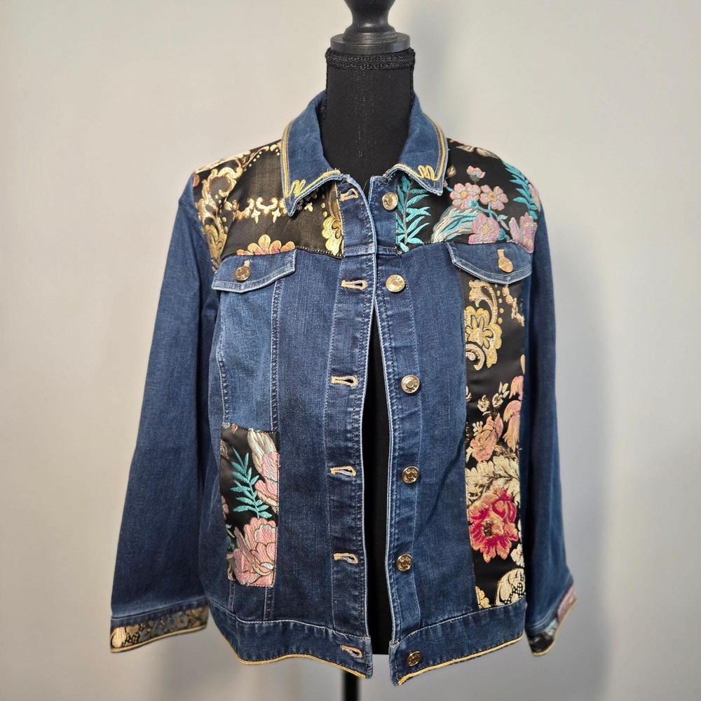 Chico's Denim Jacket Womens 2P Blue Tapestry Floral Trucker